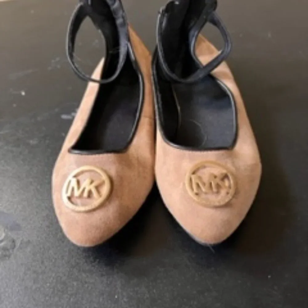 Michael Kors size 11 tan ankle strap flats